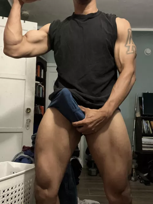 Muscle flex and huge bulge.