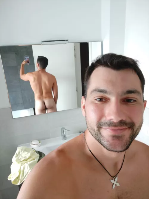 Post workout selfie 🤳🏻🍑