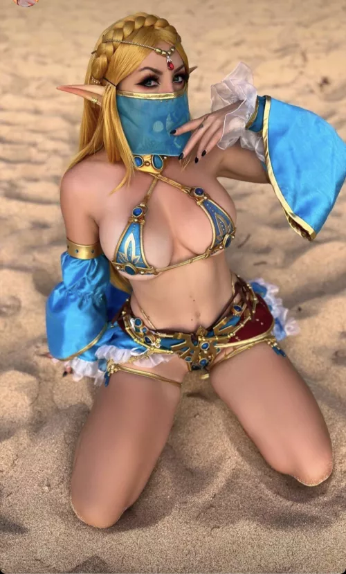 Zelda cosplay by Jessica Nigri