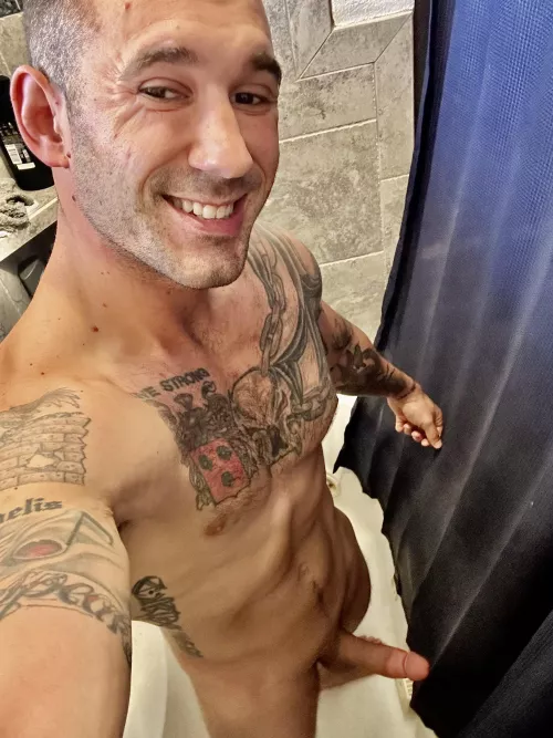 [32] Oilfield made me shave again….