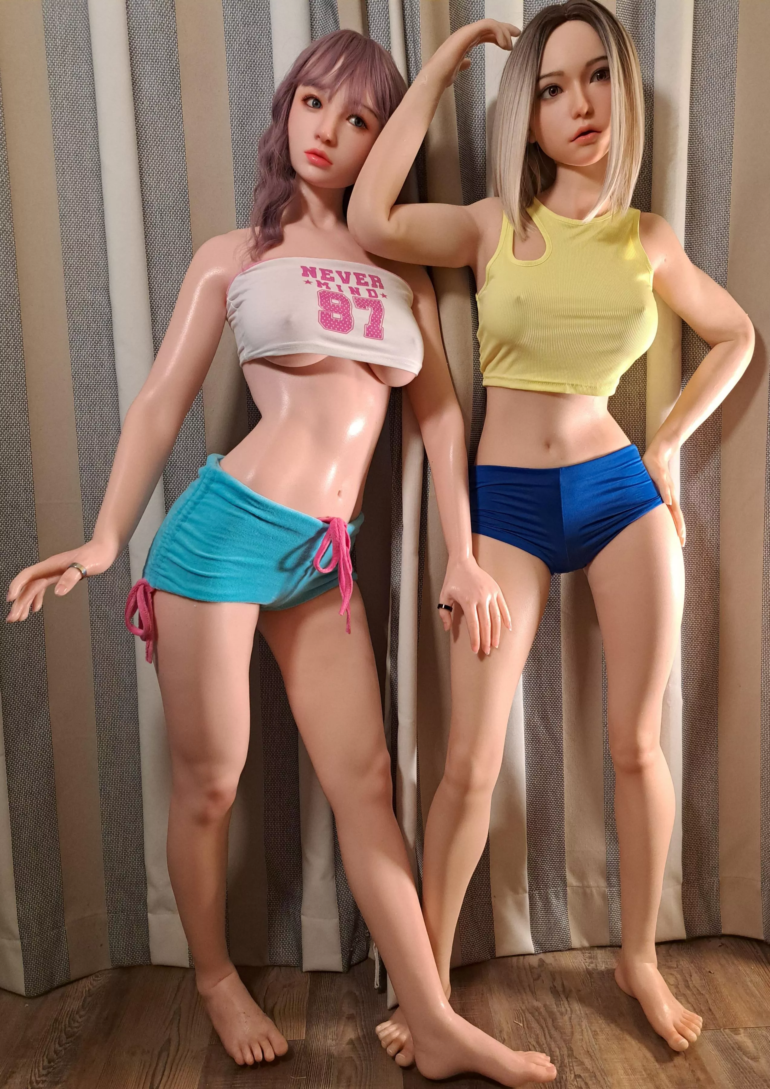 Amber be like: Is this the right pose? 😅