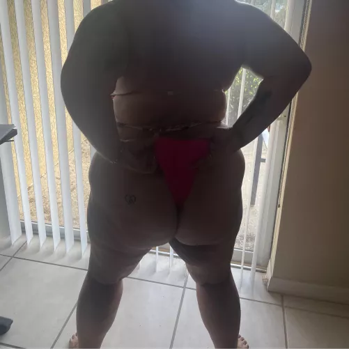 Bikini bottoms getting ate 💗