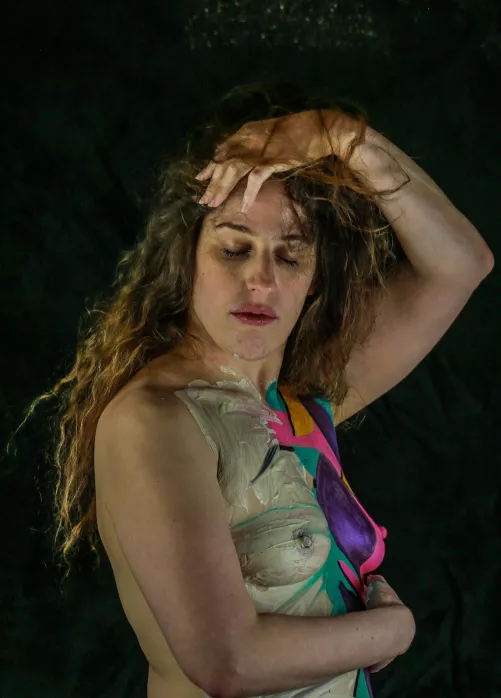 Curly hair and body paint