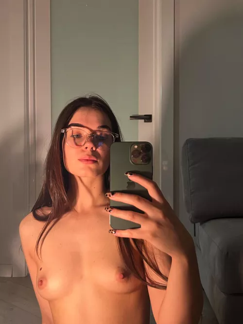 Do you like nude selfies