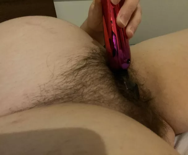 Hairy preggo pussies can still have fun, right? 👅