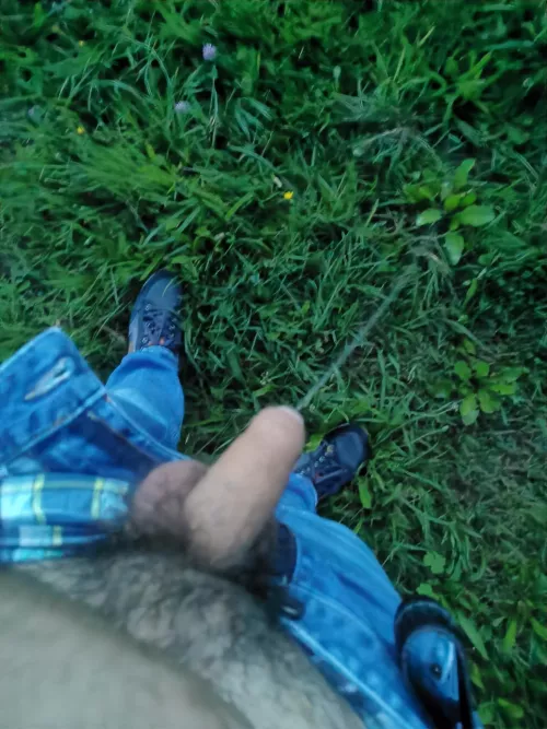 I could only start to piss because I heard others pissing