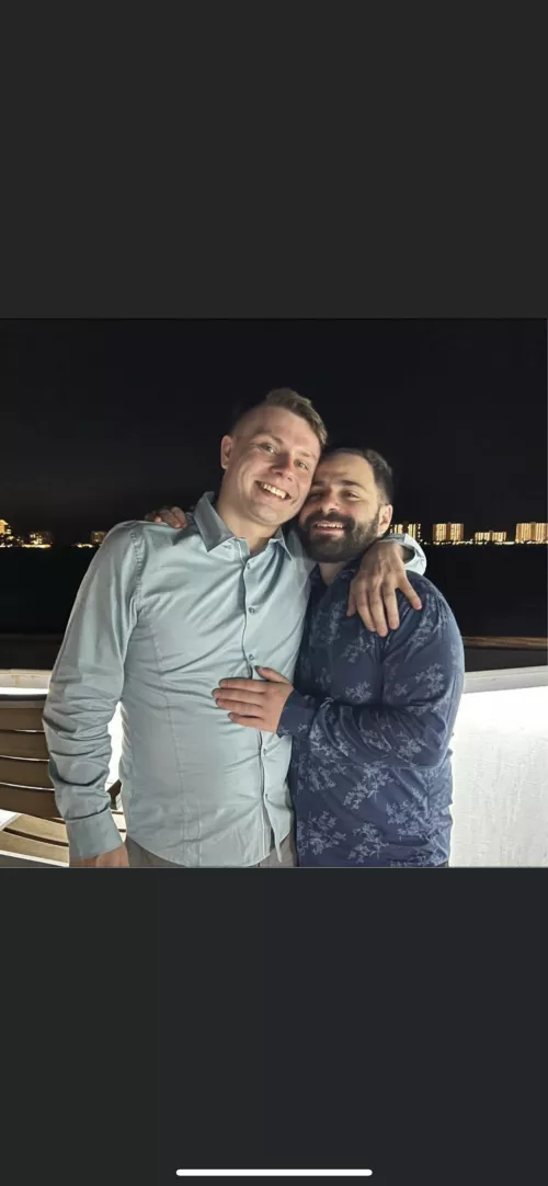 I posted here about 5 years ago for our 5 year Anniversary, this is us 5 years later and itβs our 10 year today!!