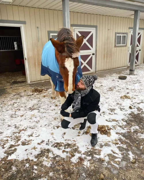 M43 looking for a sugar baby 20-35 M43 looking for a sugar baby 20-35 to spoil with money and care. Text me if you're interested