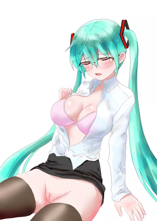 Mikus plain bra make her breasts look great