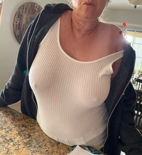 Tits and cotton {59}