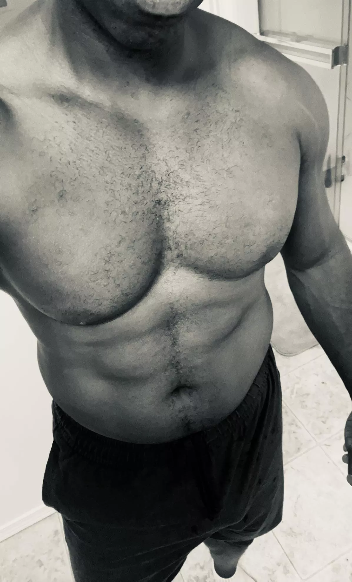 Workout & shower partner needed. Ladies send in your applications