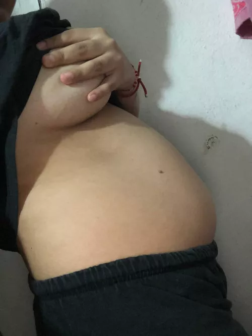 Would you date a fat pregnant woman like me?