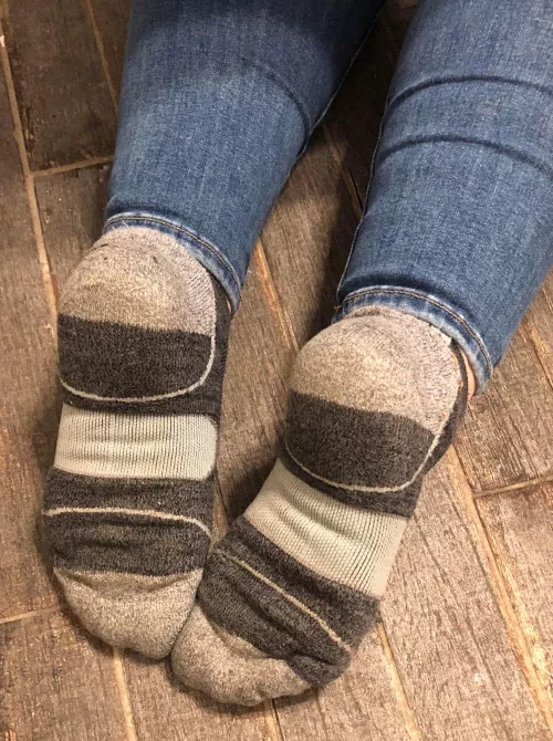 72 hours / 3 days into wearing my sweat soaked socks!🥵 Musky, vinegary & cheesy goodness
