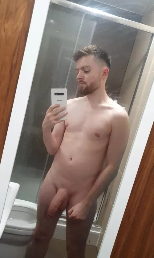 Anyone with a thick cock want to make me a mold of their cock to compare with mine😈