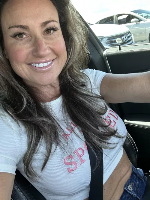 Can you see that I forgot to put in a bra today? 🤭