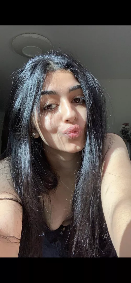 come on me while i pout for u