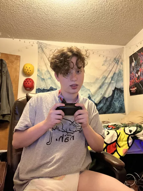 Diapers have definitely made gaming sessions better >:3