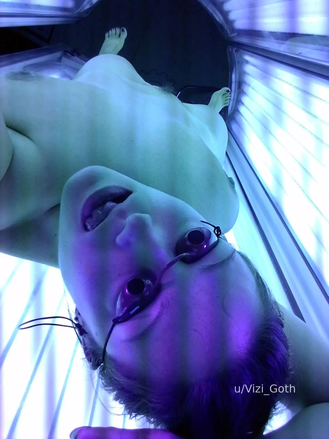 [Enby] Can UV what I see? I'm Ultraviolet, baby!