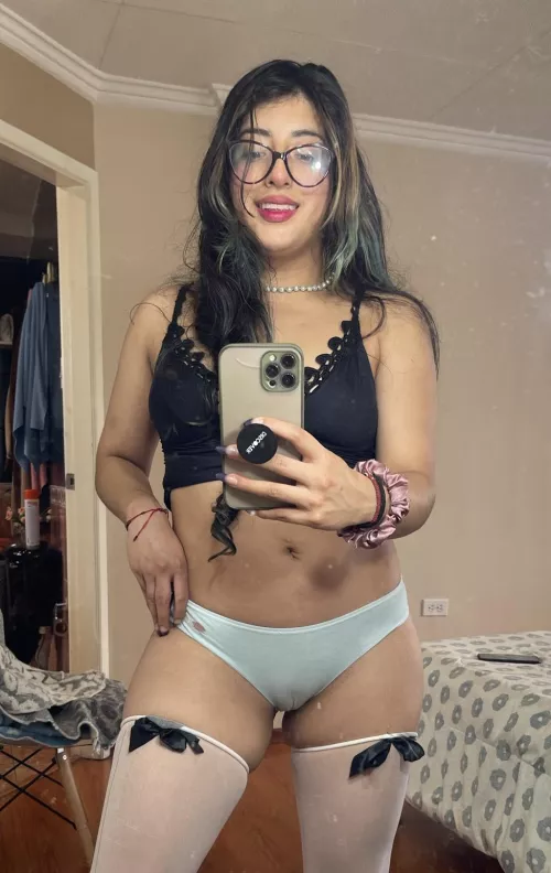 Fat lips poking out :3