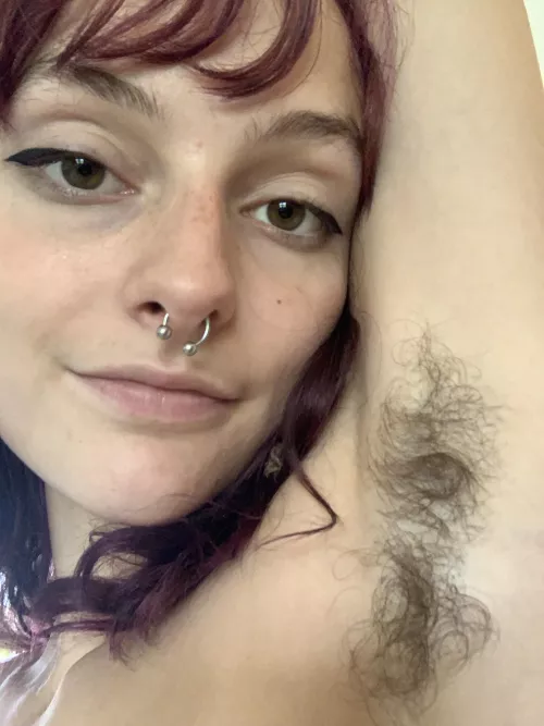 hairy pit close up!