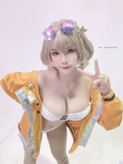 Happy summer time with Anis [NIKKE] (@Dai_Cosplayer)