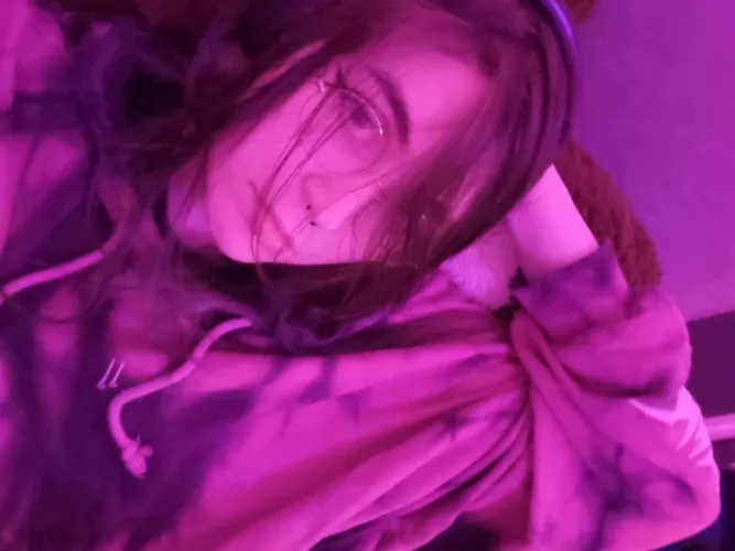 Hi, boys and girls! :3 can we be friends?