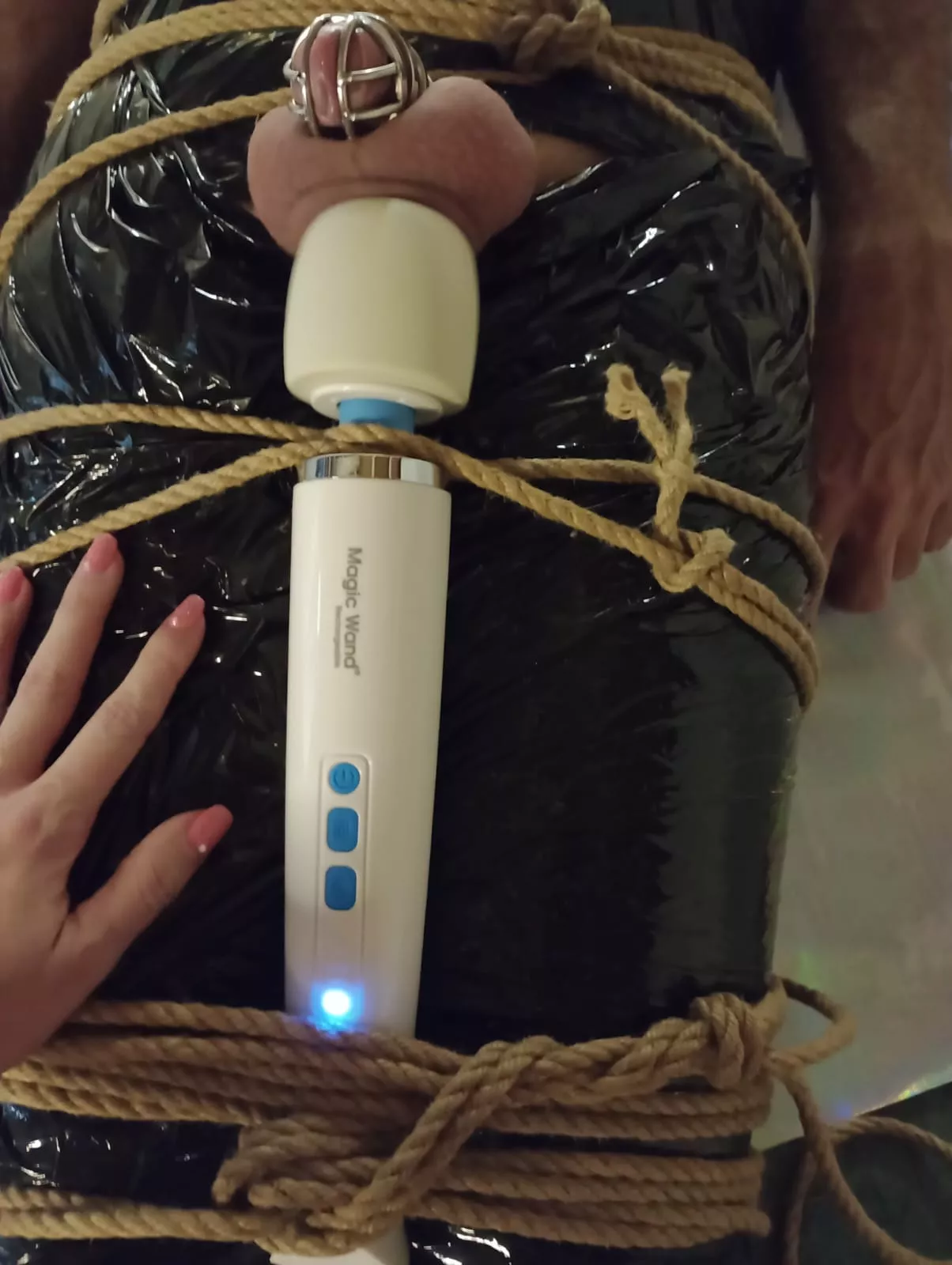 I've bound my partner and I punish his balls.