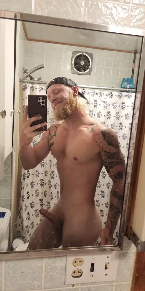 [M] Beard could use a good soaking after that lift, any volunteers?
