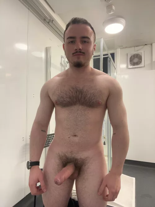 My last post here was successful so here’s a full frontal 😝