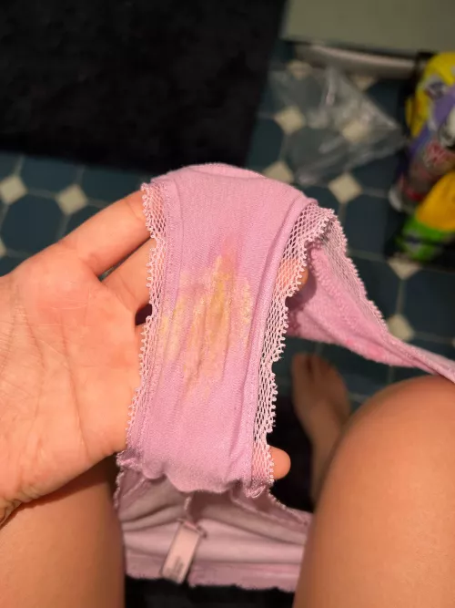 On day 5 and they smell super strong when i sit down 👀