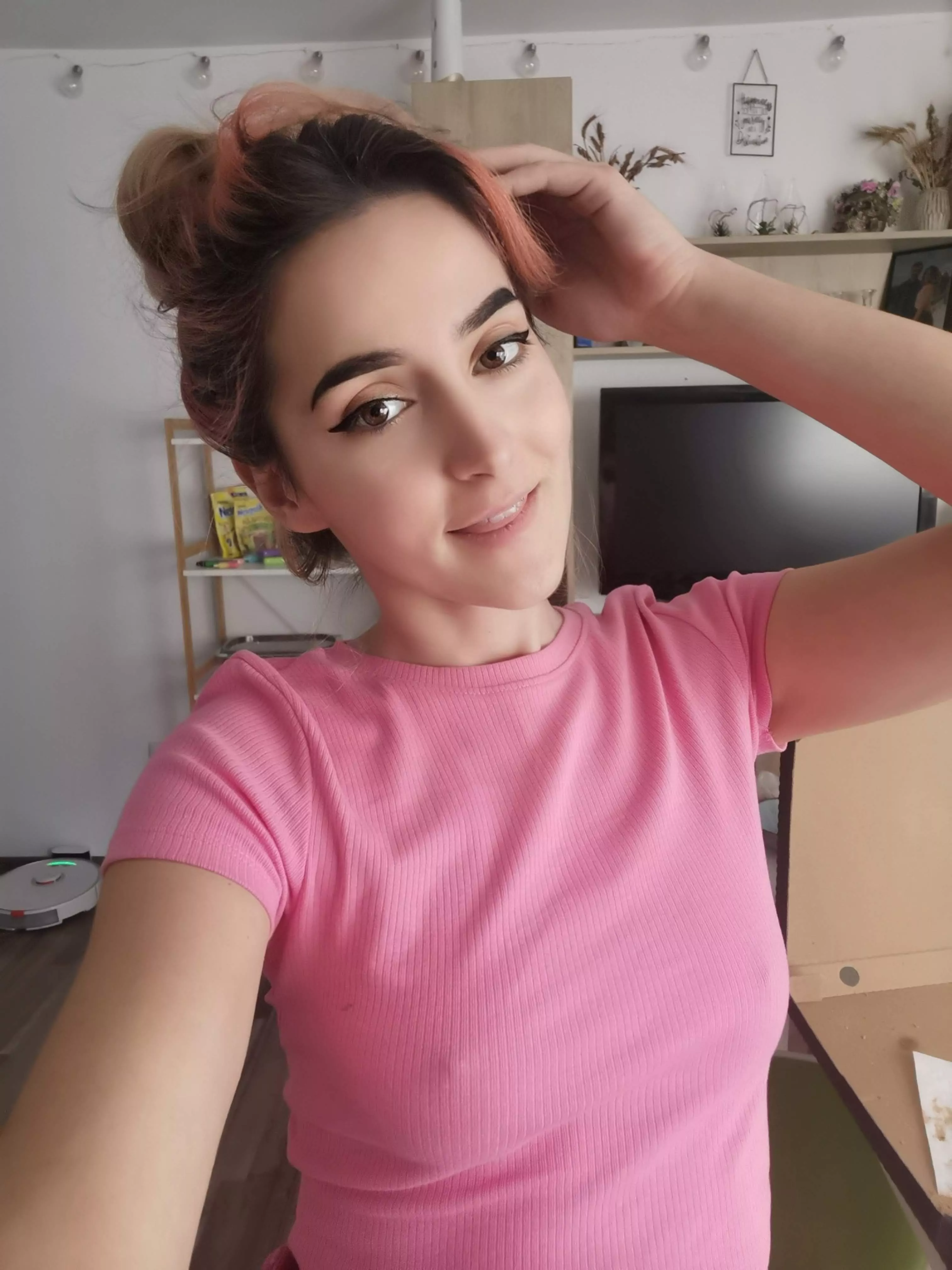 Pinky promise I'm not wearing a bra