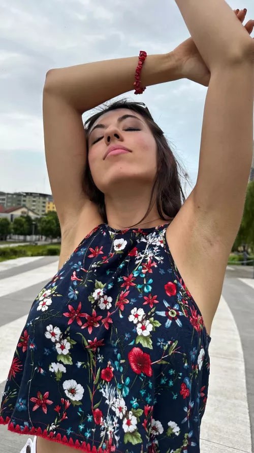 posing like an angelll