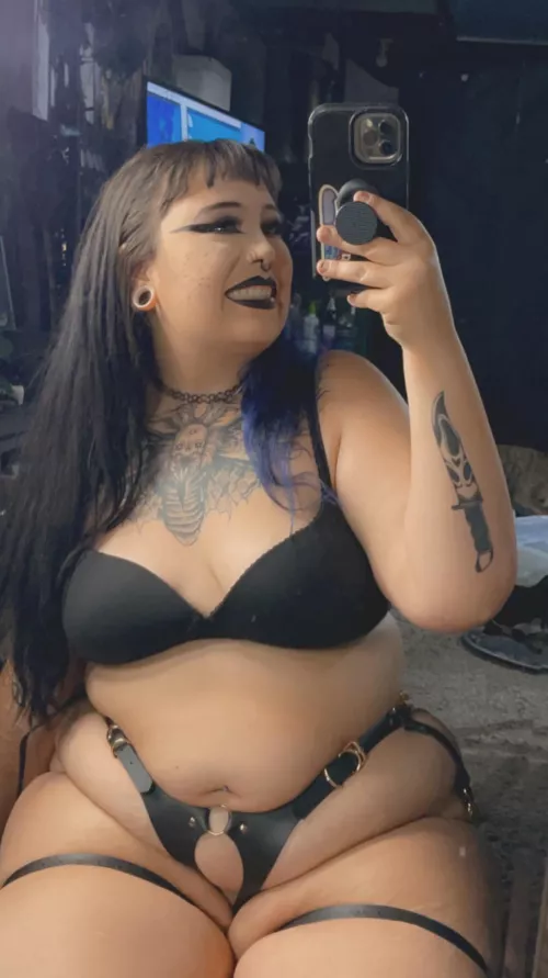 Wanted: someone to cumm deep in my tight goth pussy