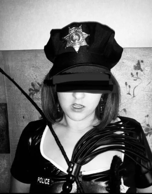 100% real wife who love taking pics for y’all.