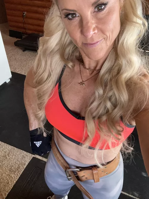 Anna Fine Fit - Let's start our morning off right!