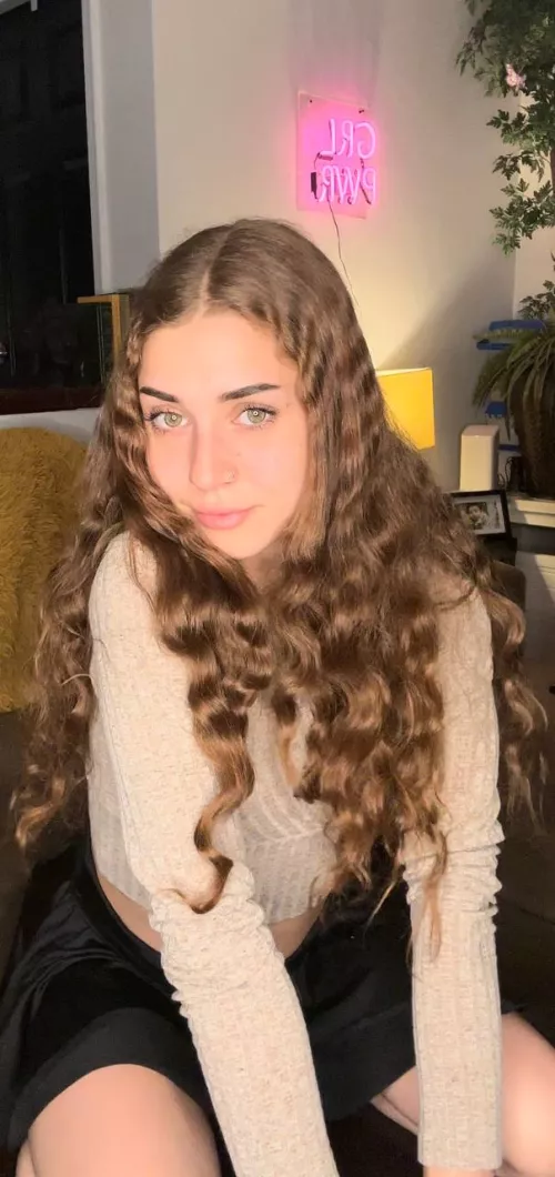 Bored and alone rn. Wanna have fun?