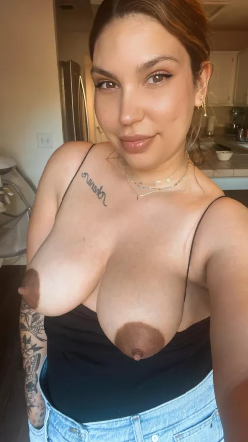 No bra = easy access