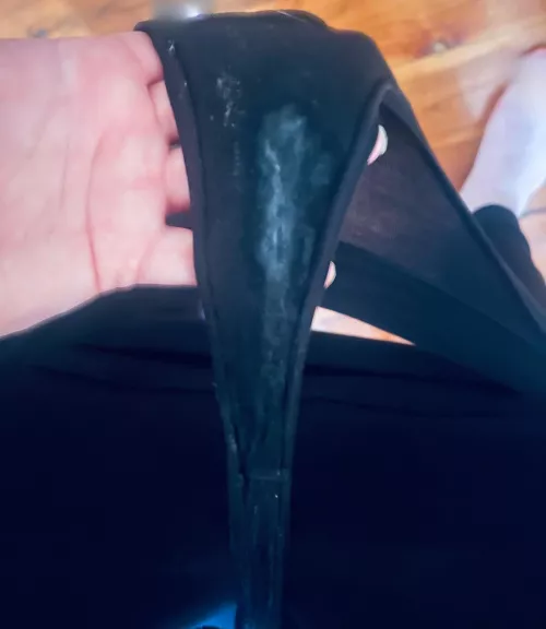 Nothing quite like being filled and then wearing black panties for the rest of the day 😈 😩