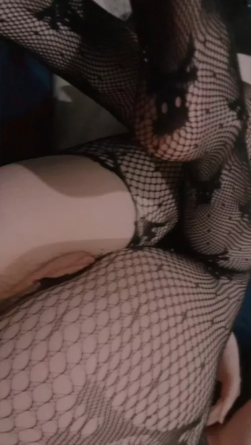 oh no, they're ripped! i hope nobody takes advantage of it 🥴