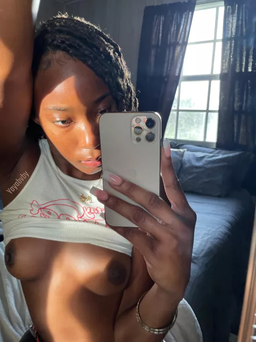 Sexy frexs, smooth skin, Pink lips, & Wet pussy r some of the qualities on a woman