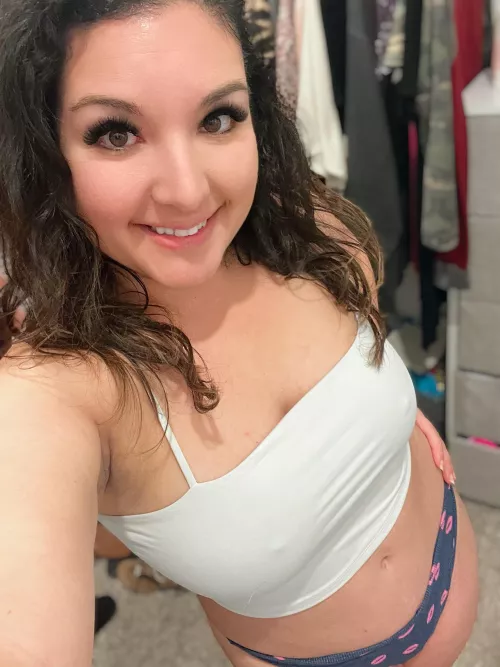 This milf is ready for some fun today