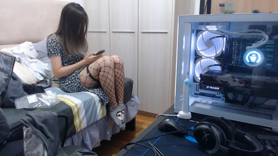 Tried some large fishnets + new dress + silly socks for the first time! How do I look?