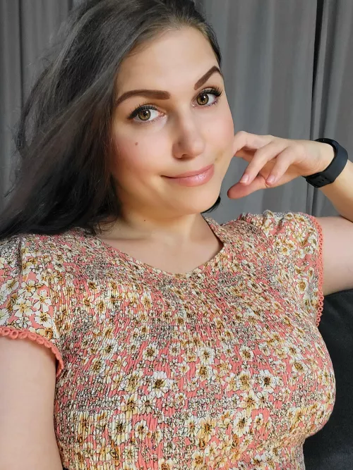 Welcome to my page, let's have some fun: @chaturbate [Tiny_hat] 🥰