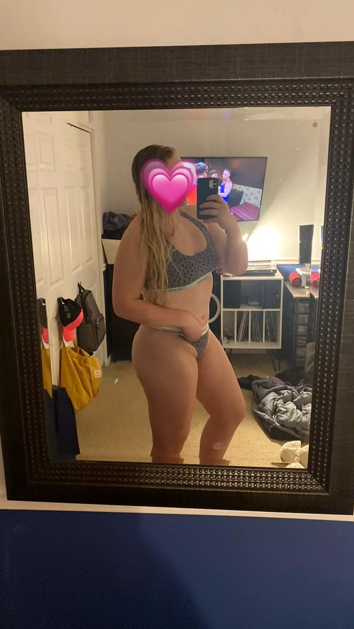 Your fav ex D1 athlete providing the cake