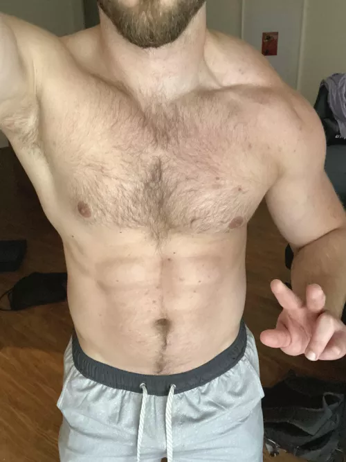 [32] Mild Monday here, hey bros 👋🏼