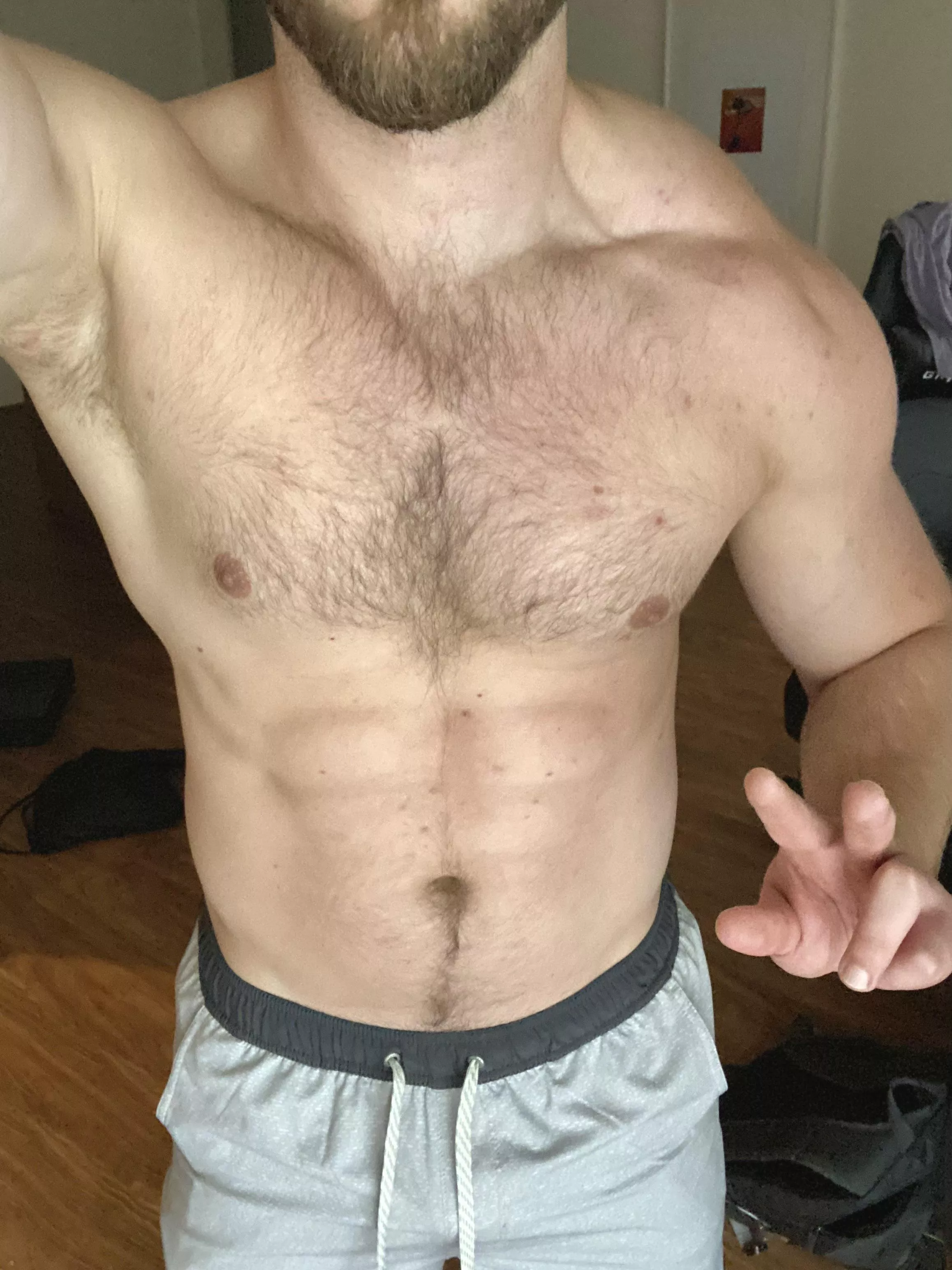 [32] Mild Monday here, hey bros 👋🏼