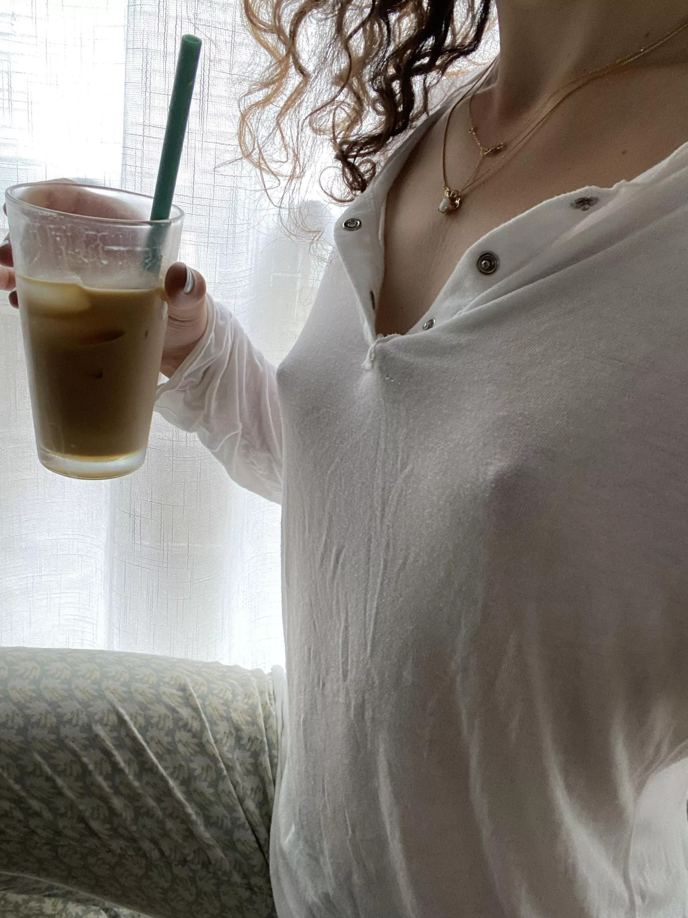 Always braless with little tiddies