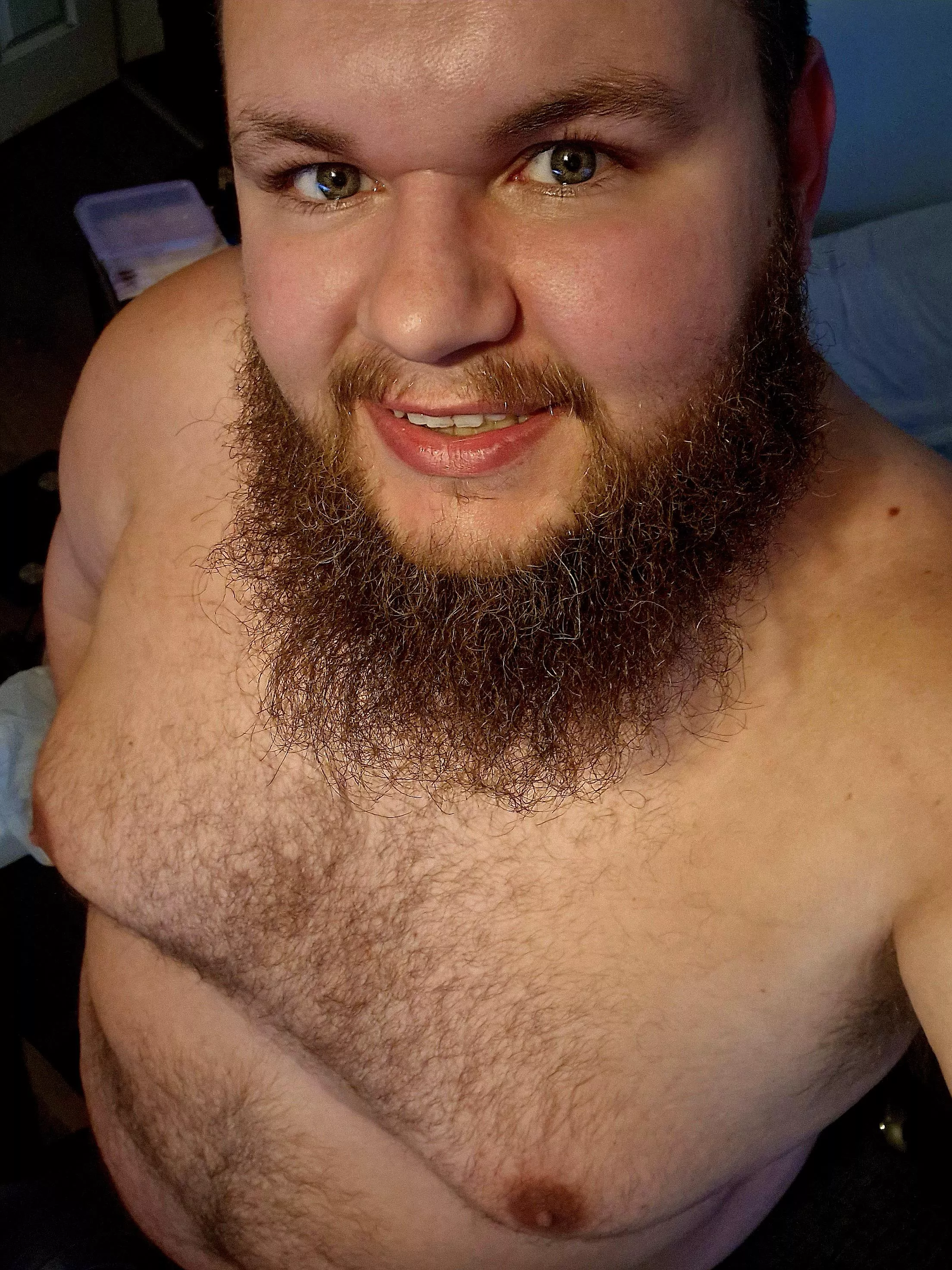 Does the beard overpower the chubby belly? (33m)