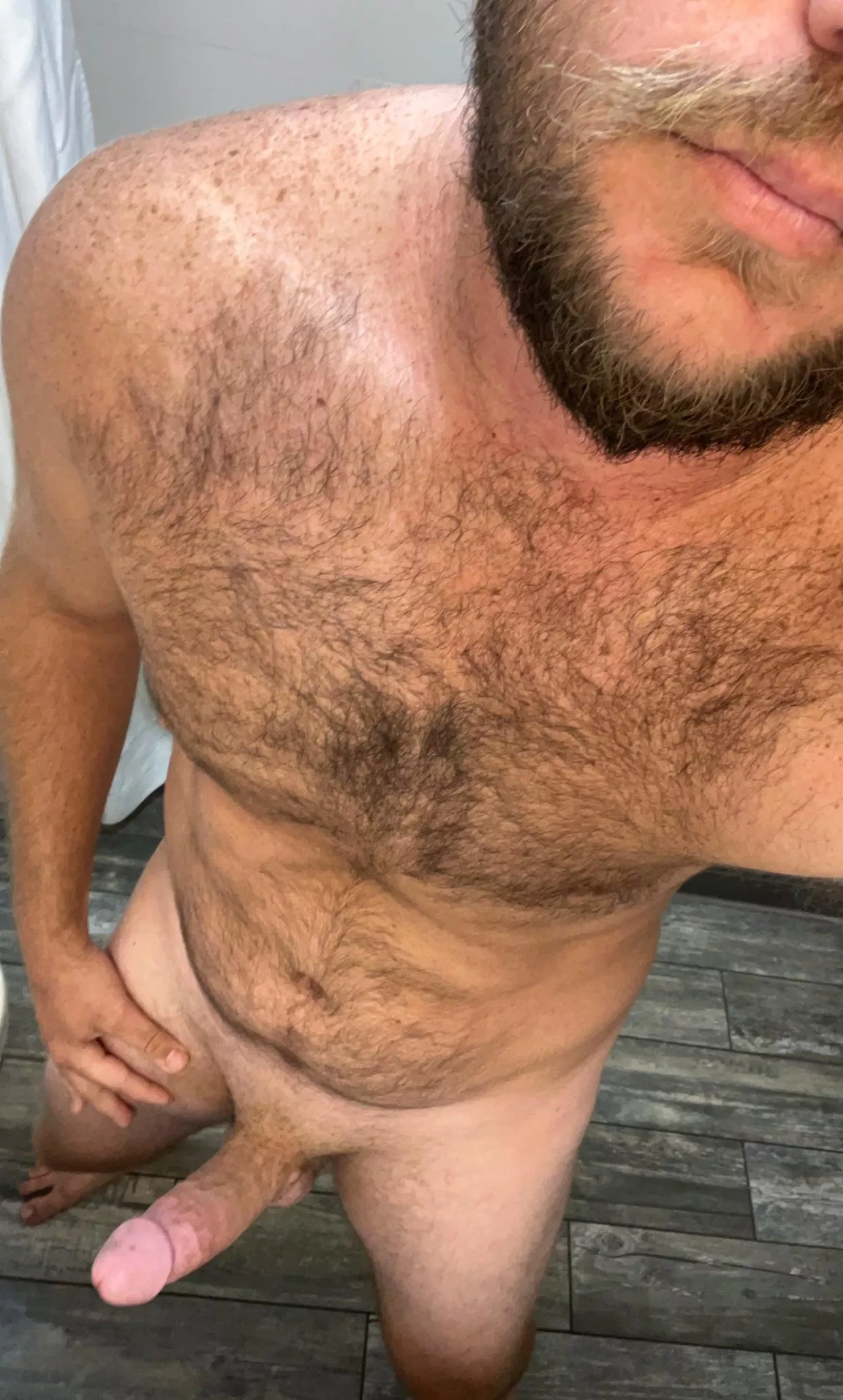 Have to take a bathroom picture in a hotel 😈