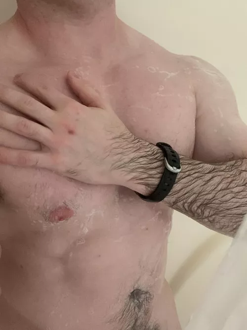 (M)orning showers always help wake my muscles up! ❤️